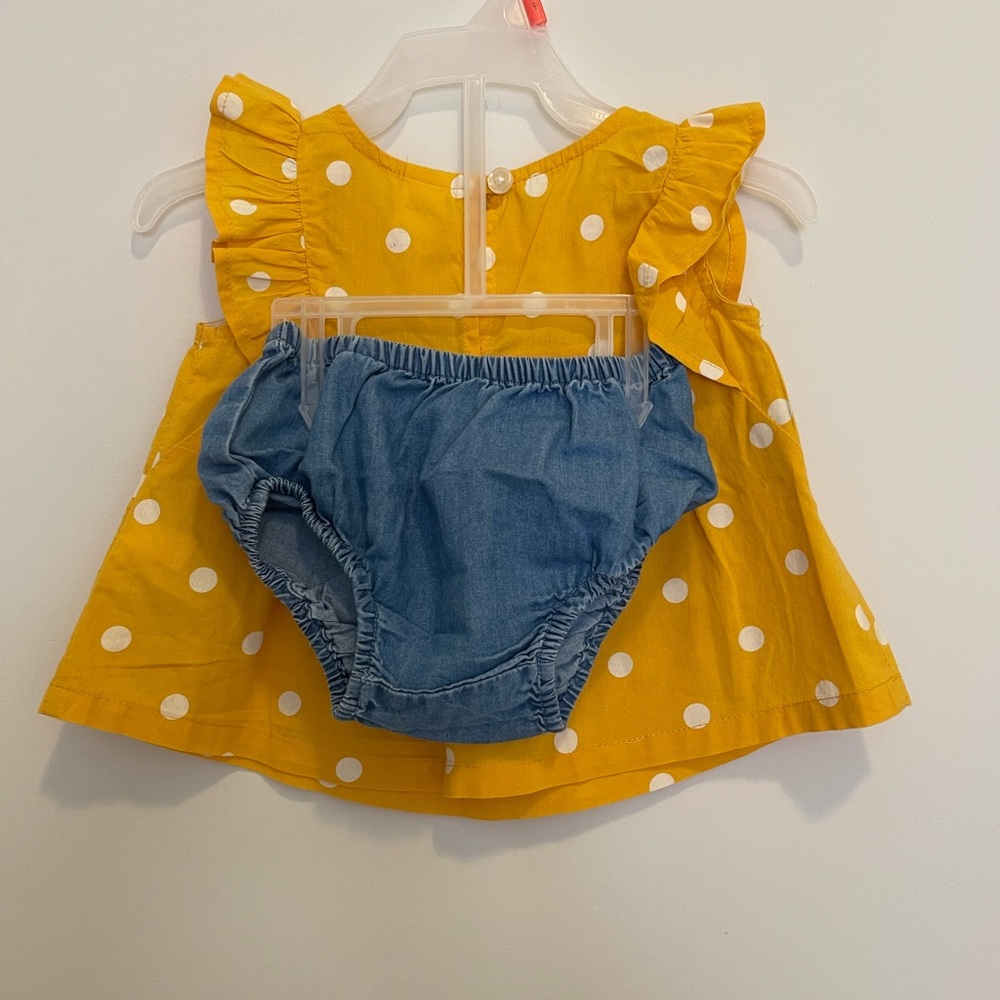 Cute yellow polka dot sets size 6/12m